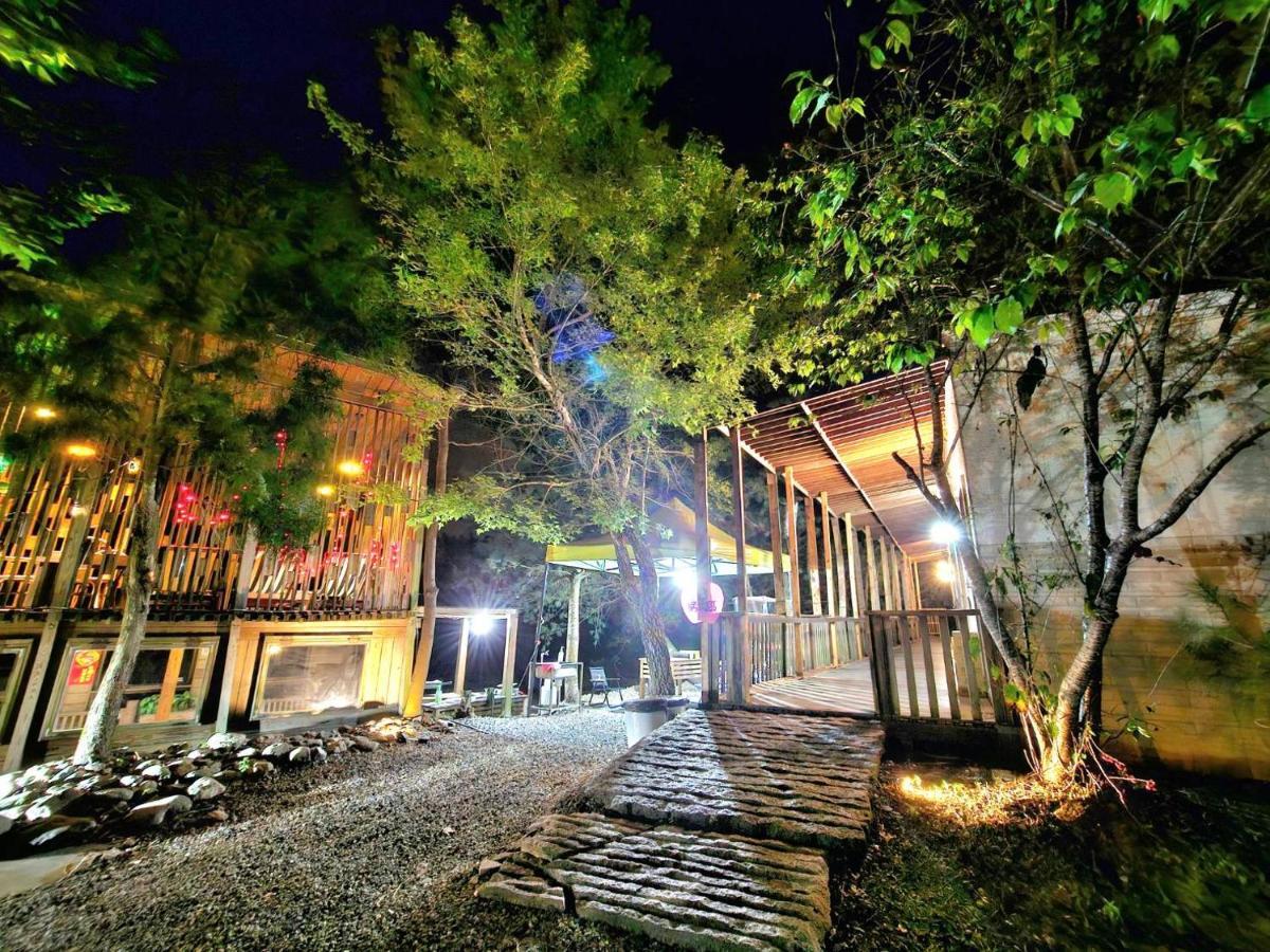 Fun星空謐境 埔里包棟民宿 烤肉麻將自然園區 エクステリア 写真